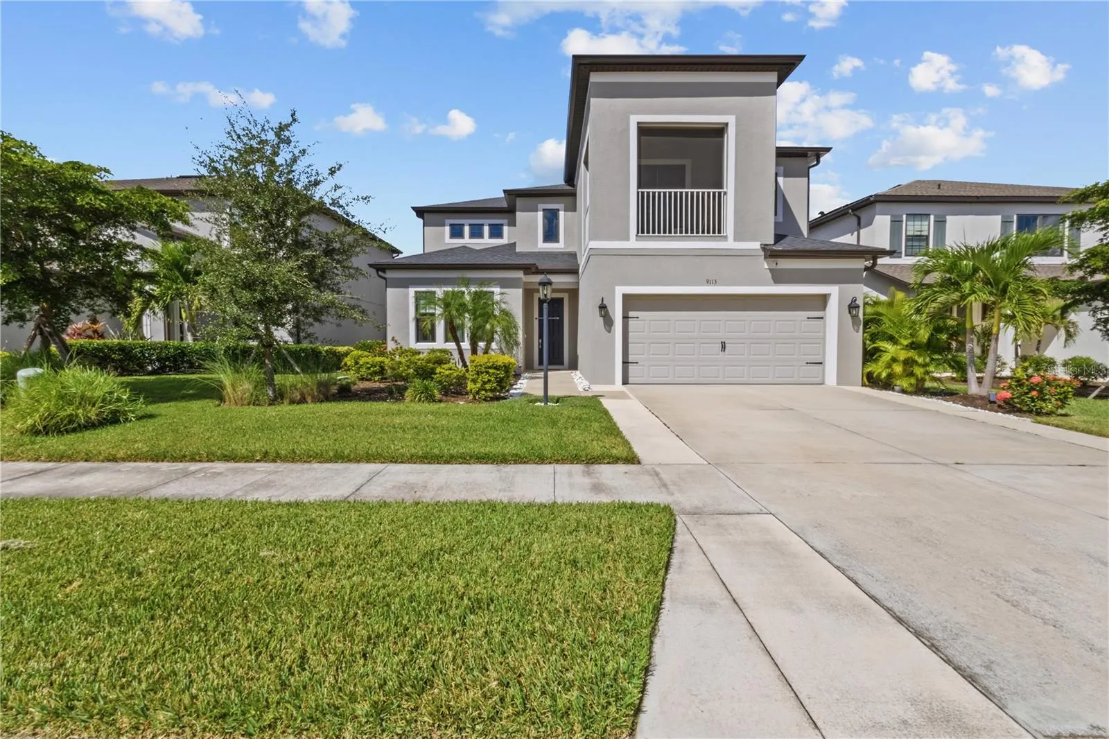 9113 LUNA LN