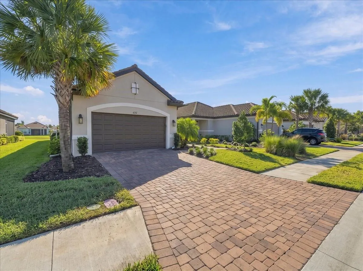 4732 CRESTPOINT WAY