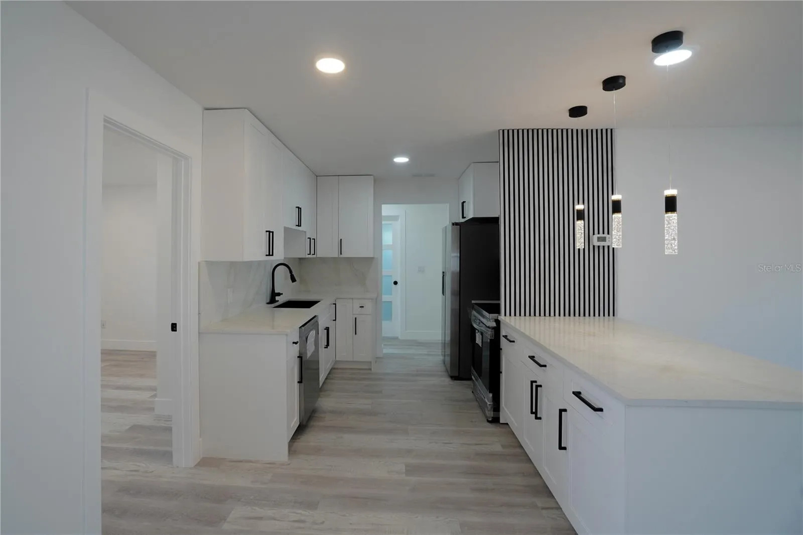 1461 ROYAL RD