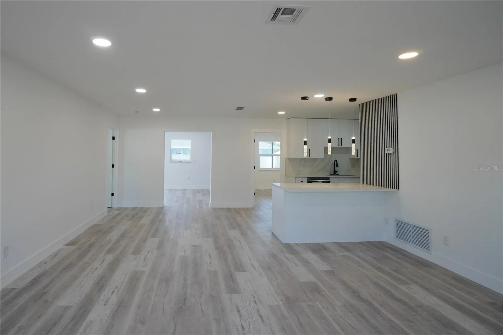 1461 ROYAL RD