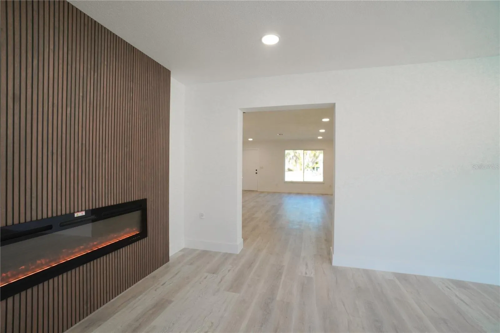 1461 ROYAL RD