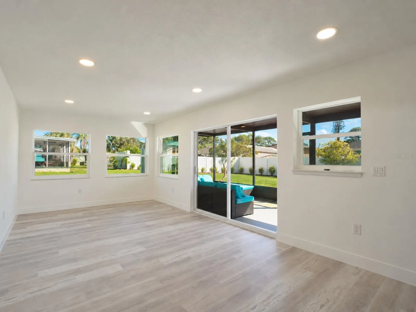 1461 ROYAL RD
