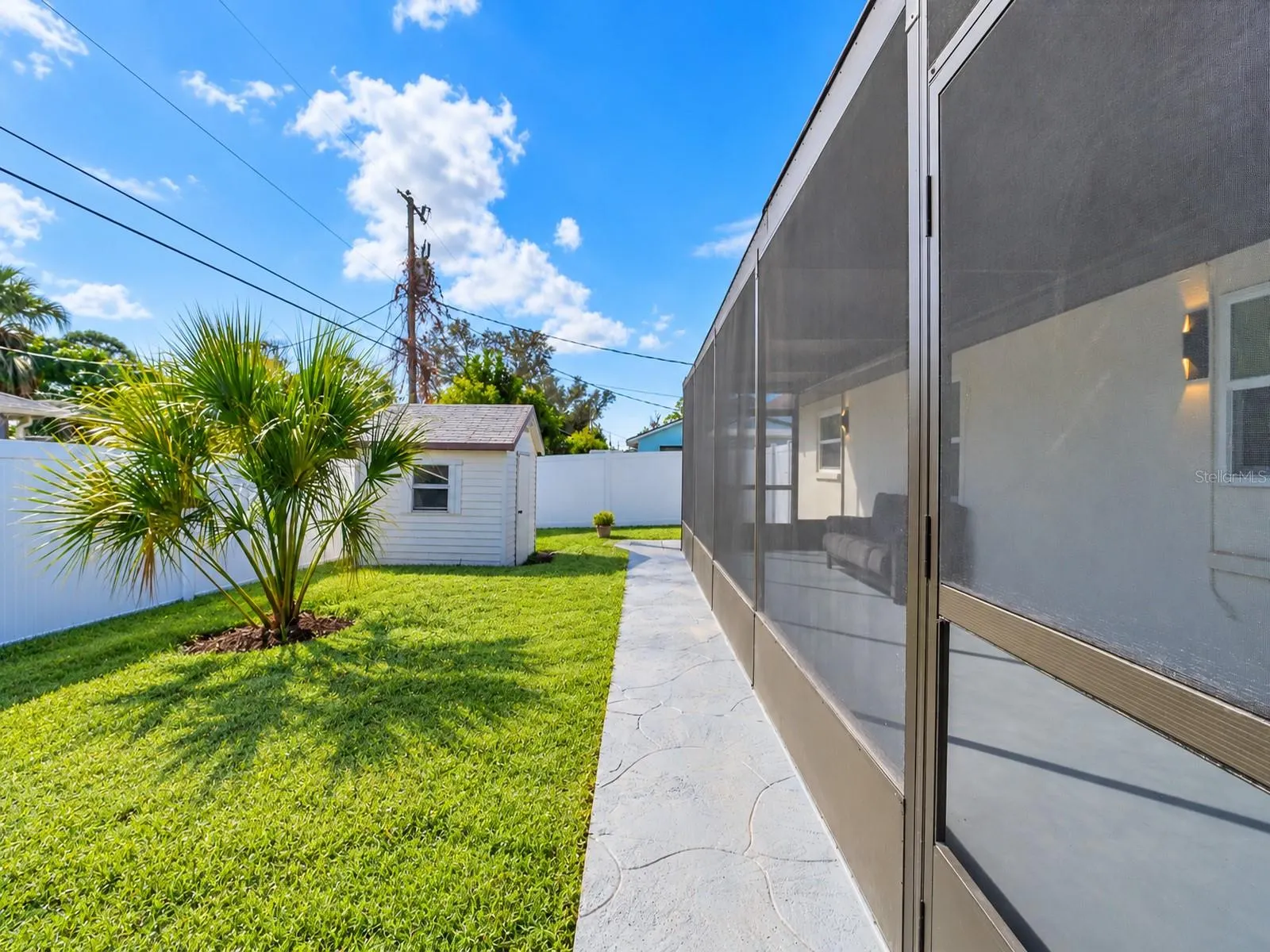 1461 ROYAL RD
