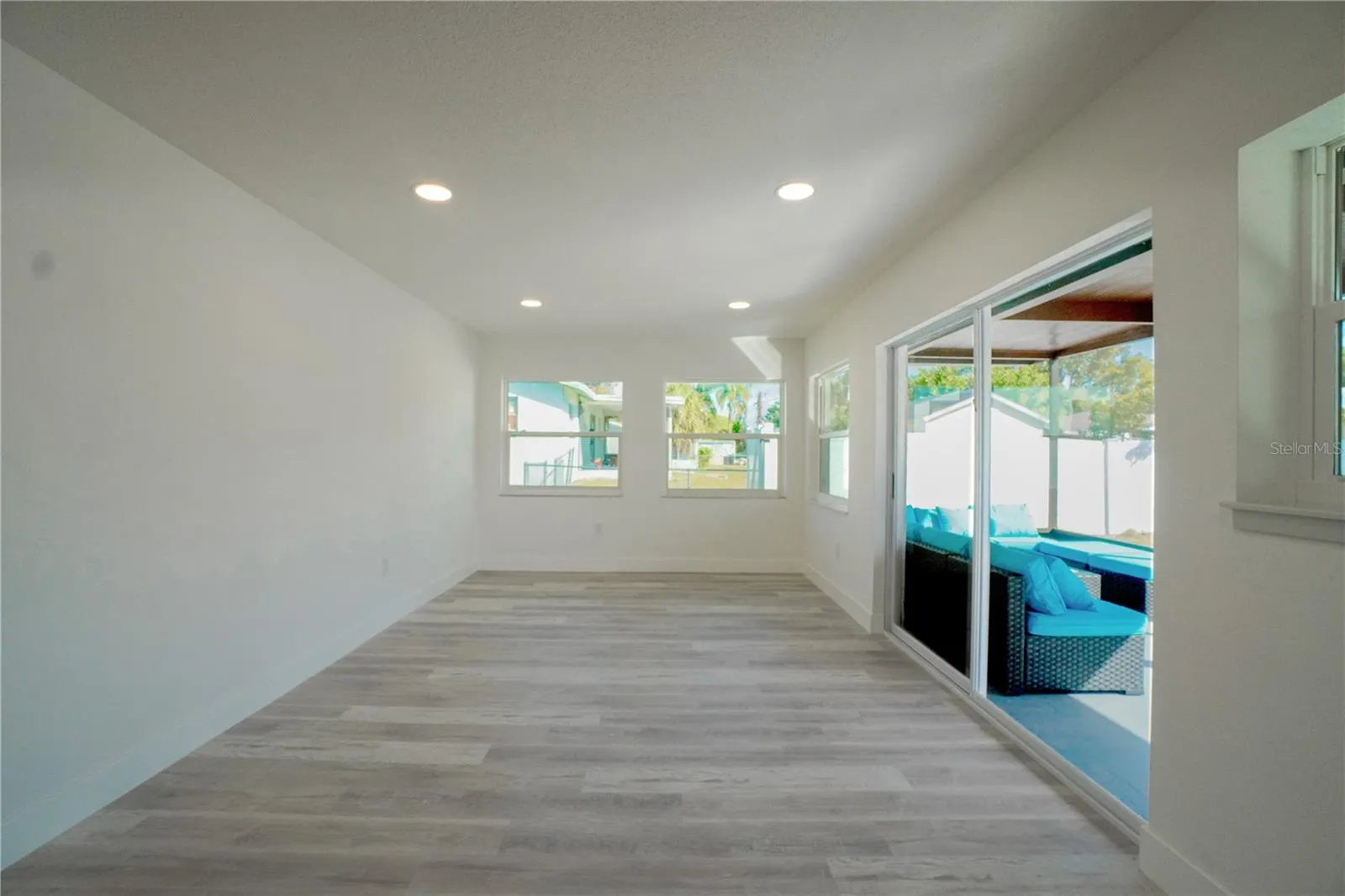 1461 ROYAL RD