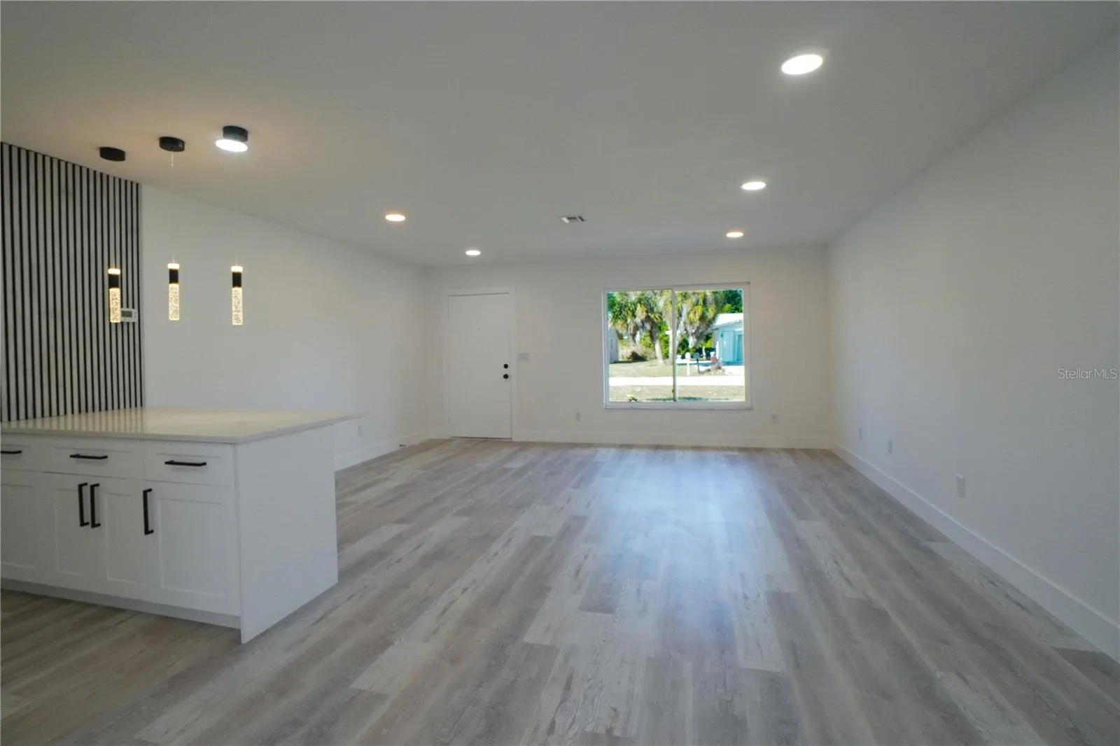 1461 ROYAL RD