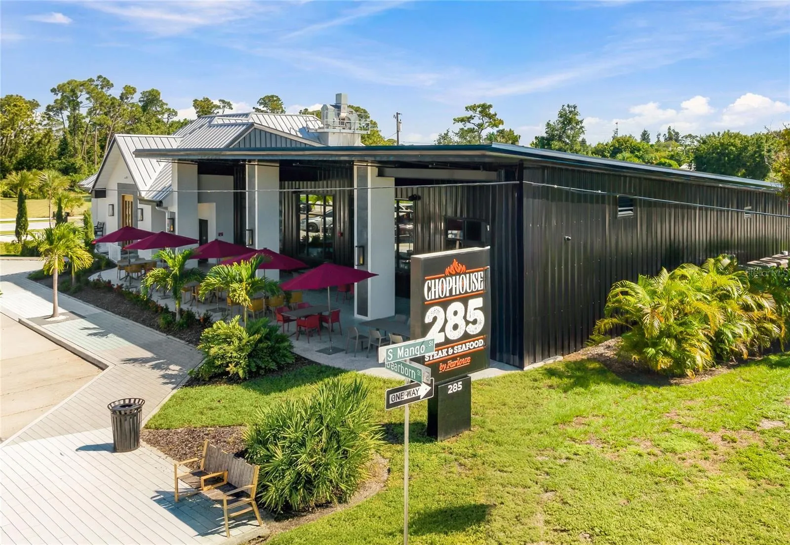 901 CHAPIN BLVD