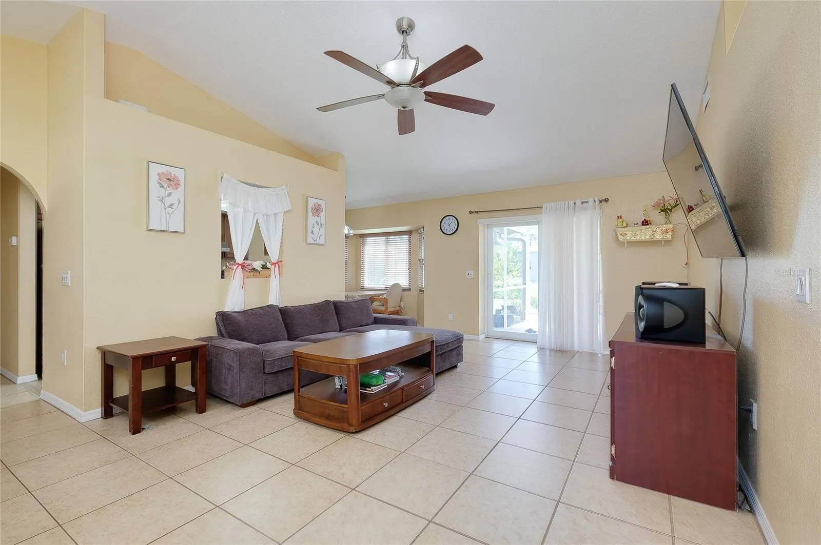 2731 W PRICE BLVD
