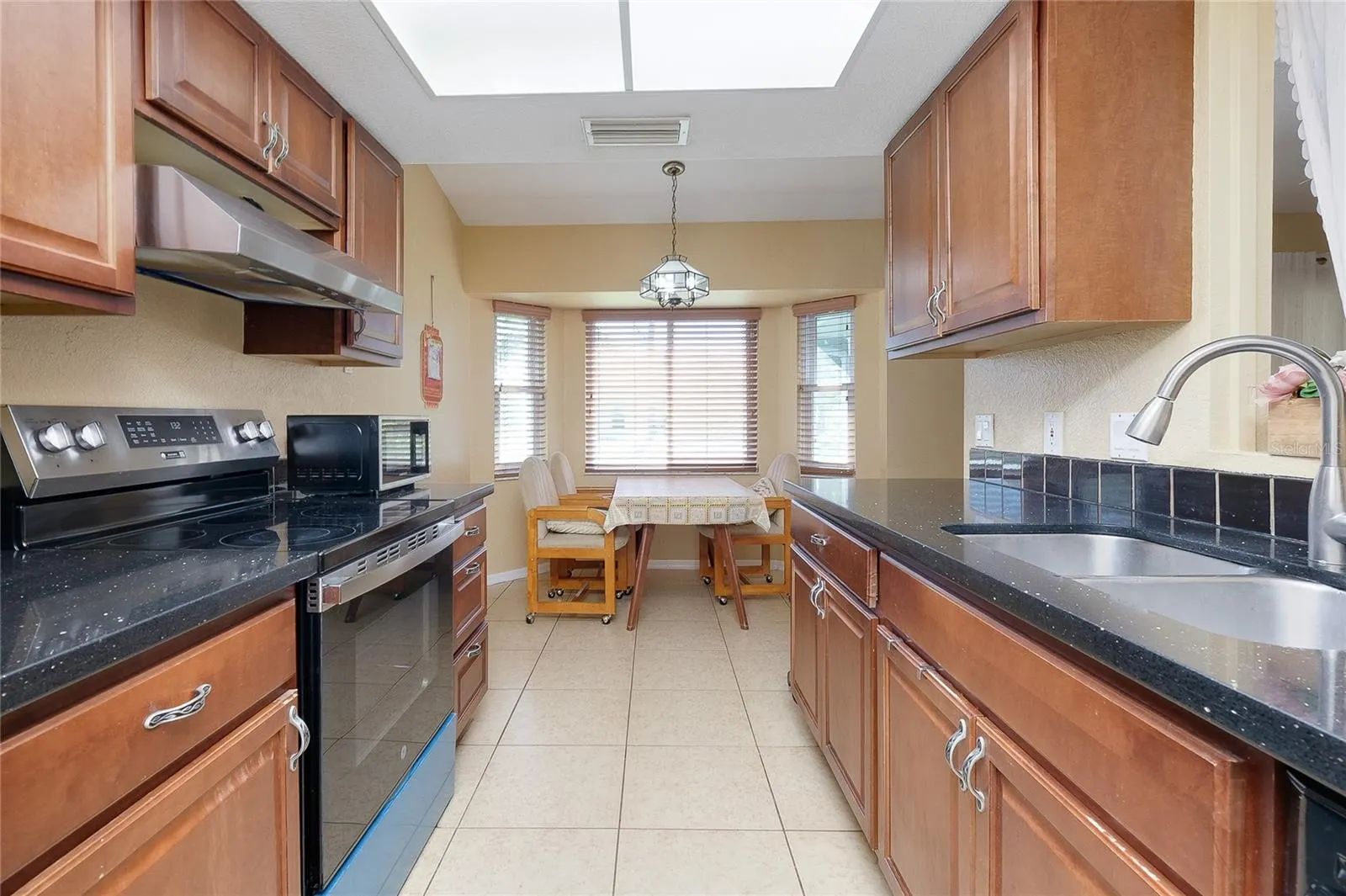 2731 W PRICE BLVD