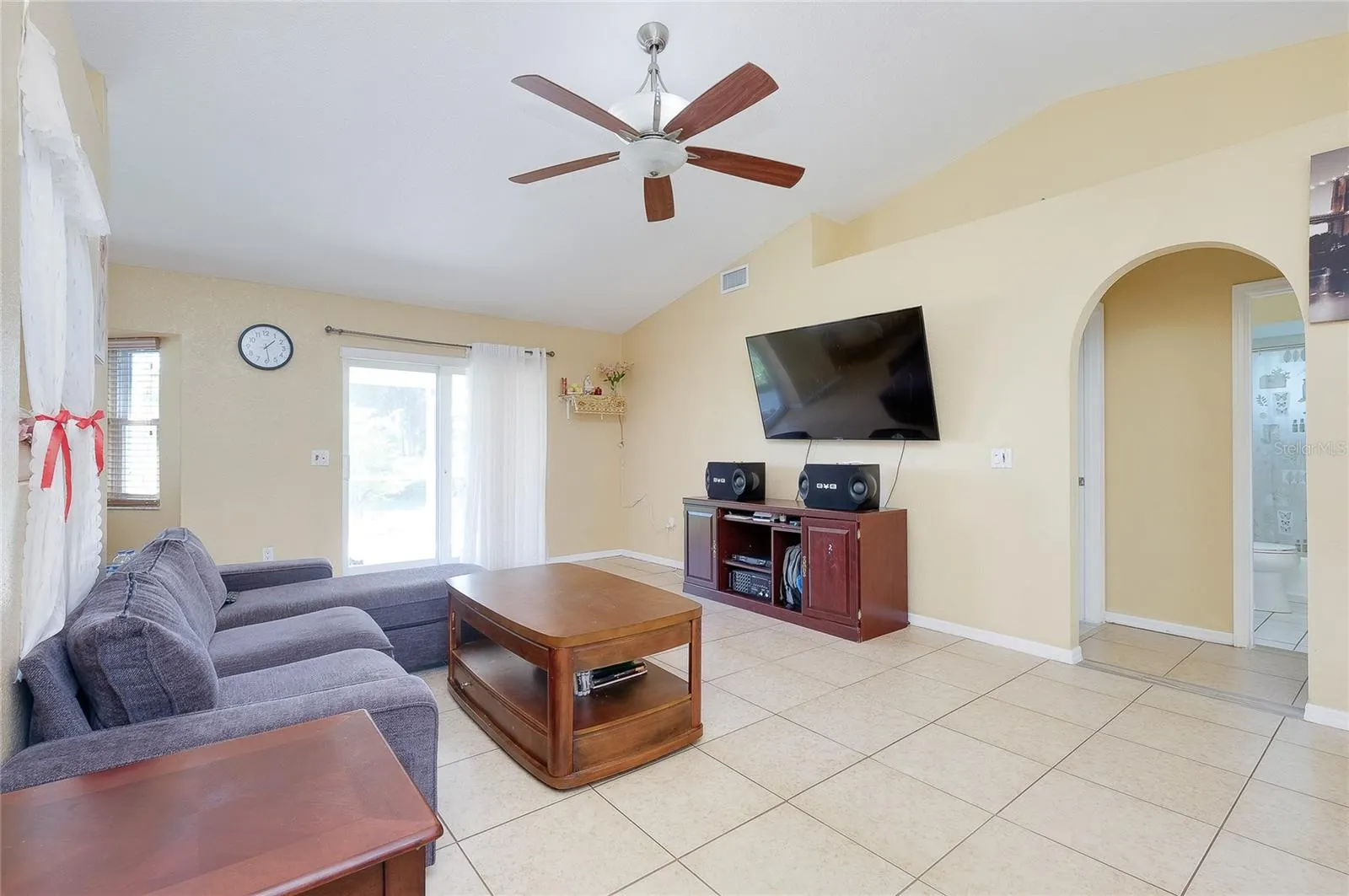 2731 W PRICE BLVD