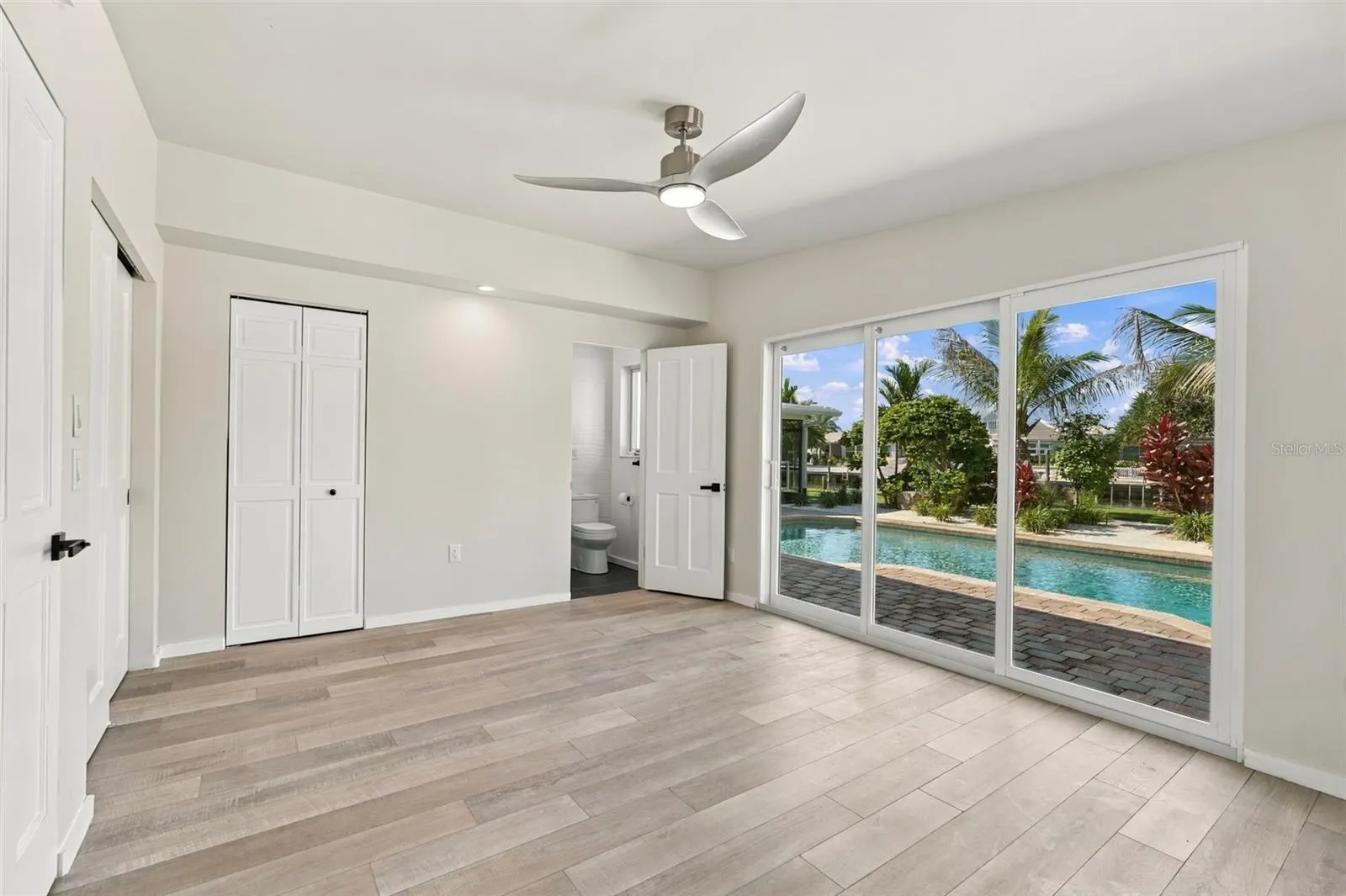 528 KEY ROYALE DR
