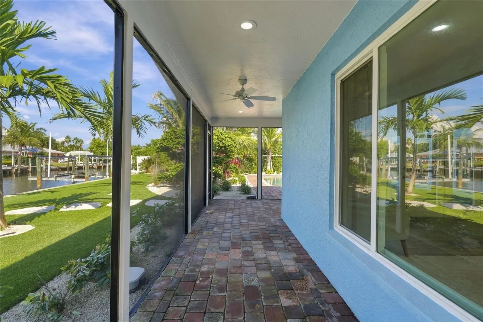 528 KEY ROYALE DR