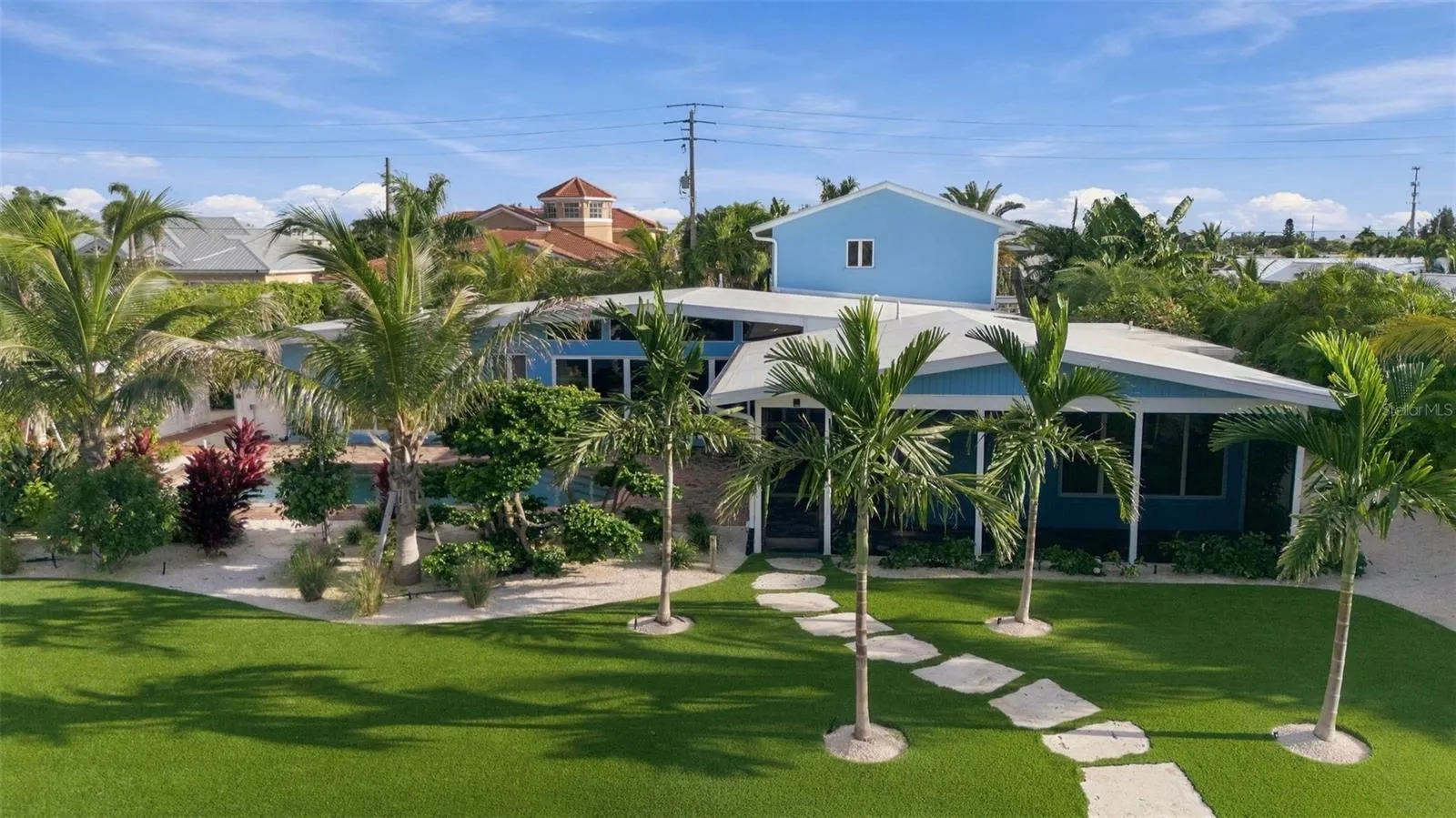 528 KEY ROYALE DR