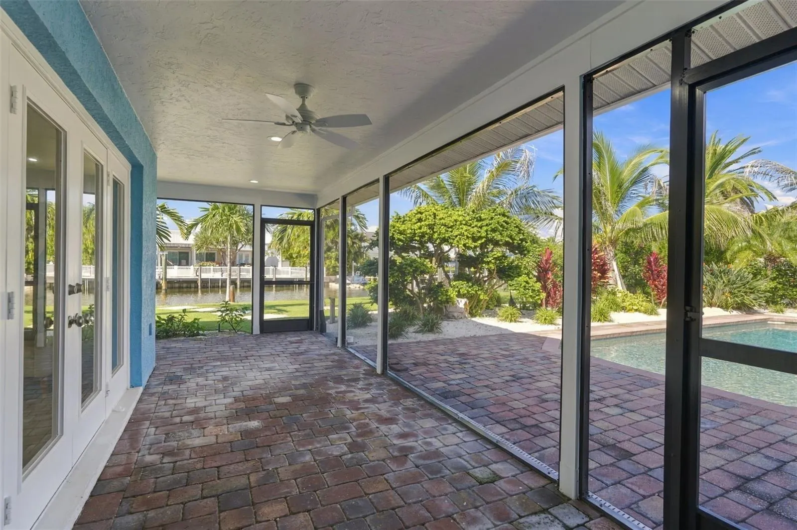 528 KEY ROYALE DR
