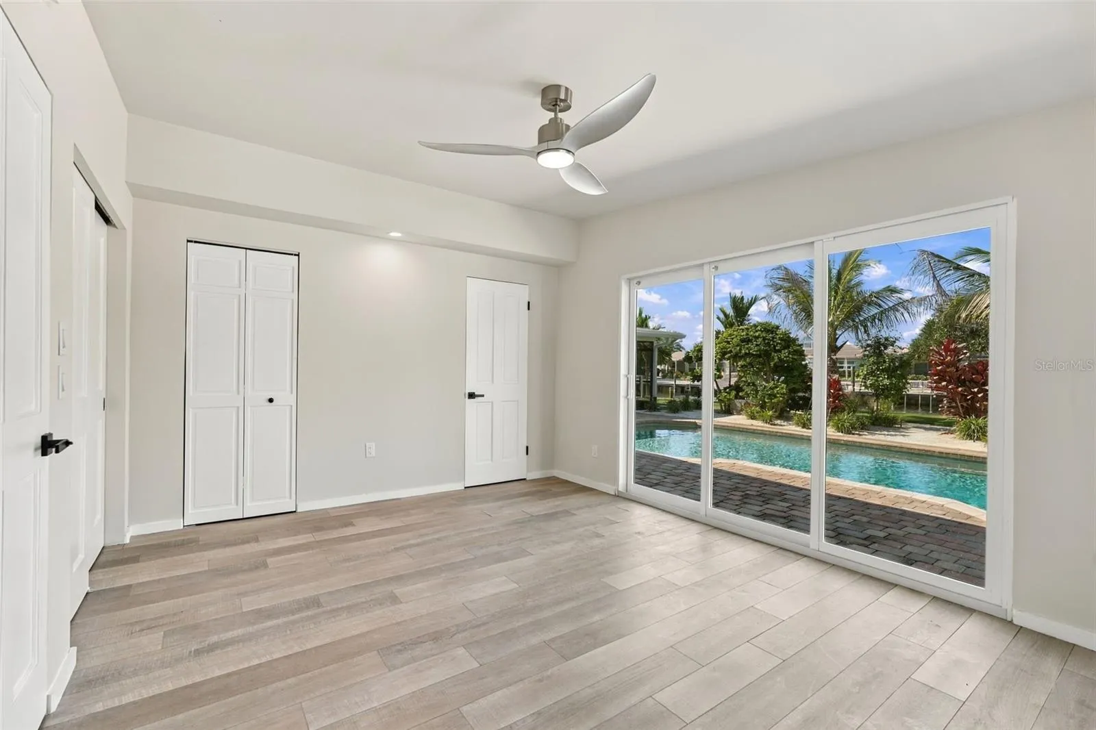 528 KEY ROYALE DR