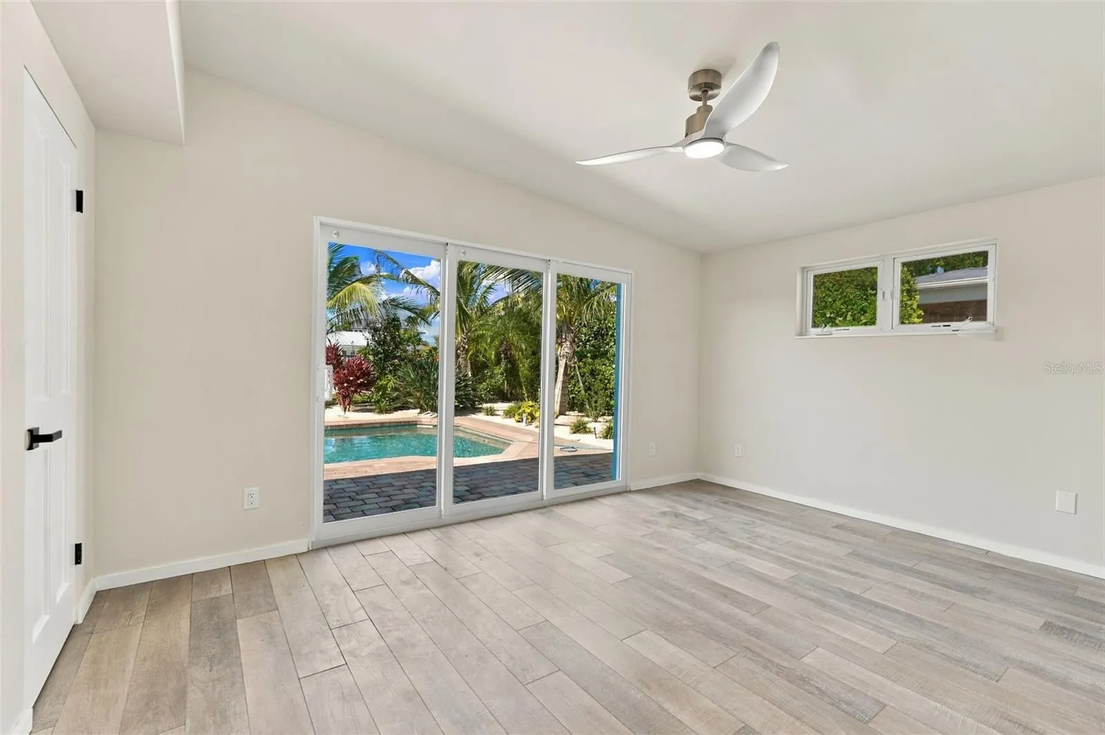 528 KEY ROYALE DR