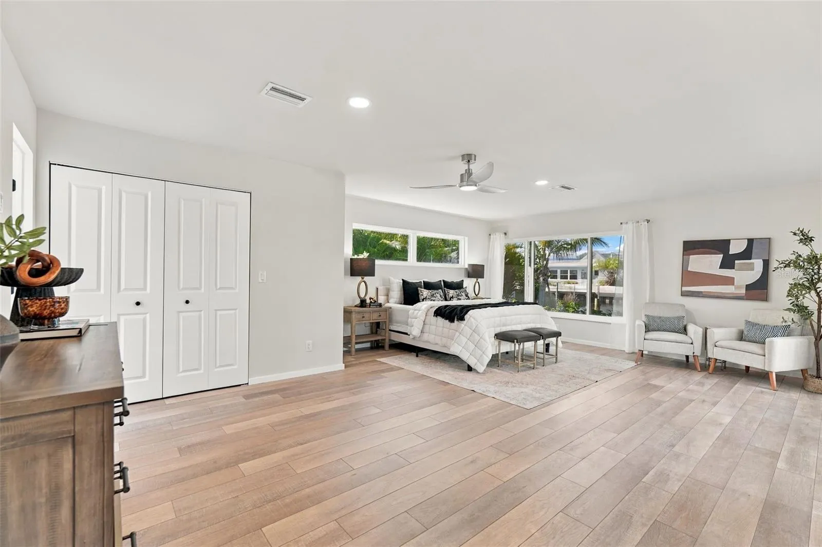 528 KEY ROYALE DR