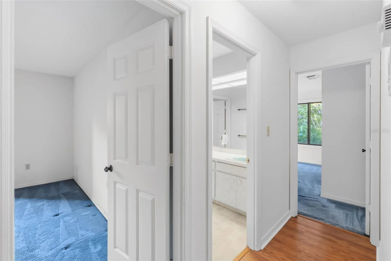 5122 KESTRAL PARK S