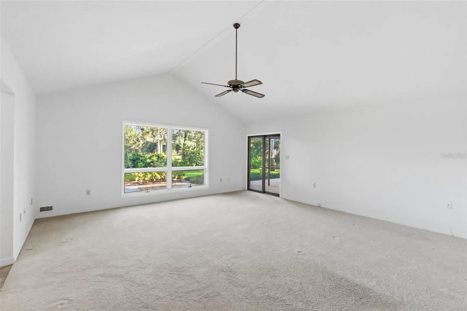 5122 KESTRAL PARK S