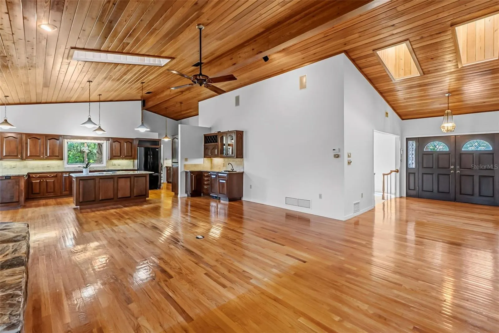 5122 KESTRAL PARK S