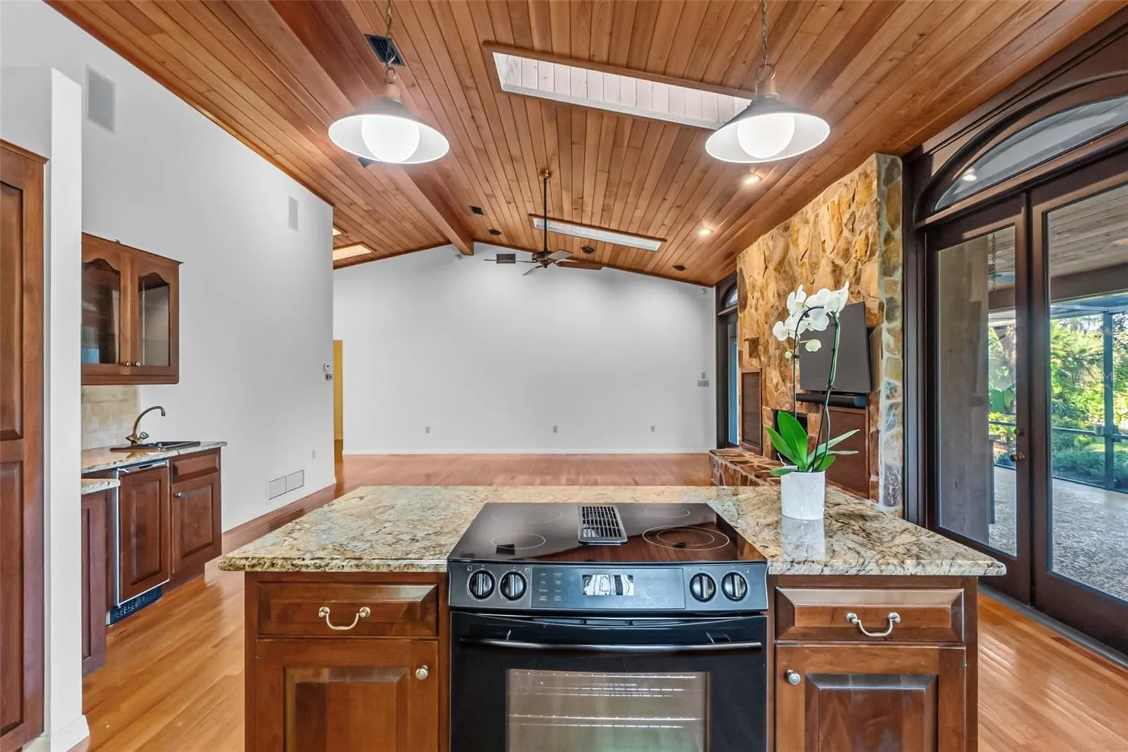 5122 KESTRAL PARK S