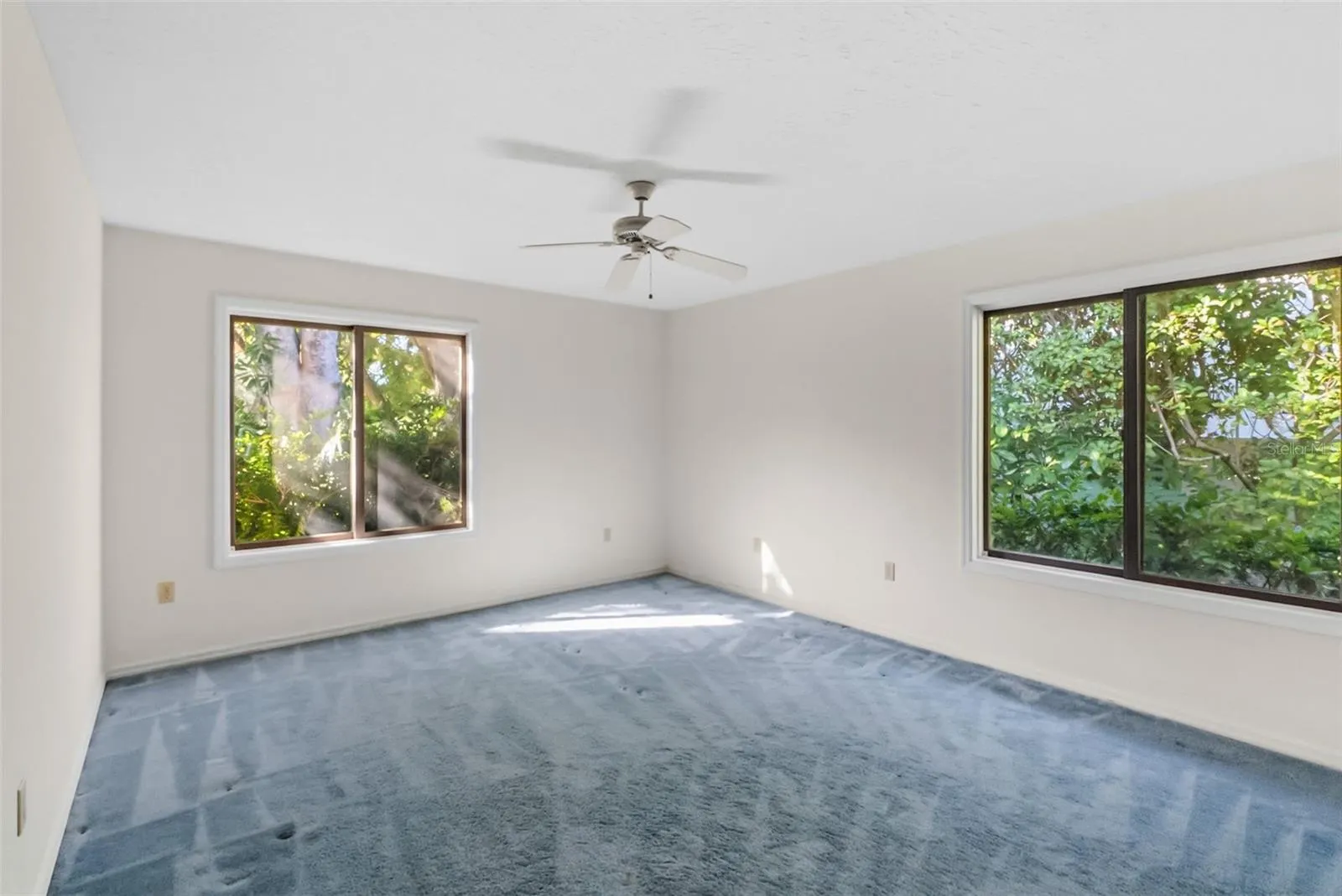 5122 KESTRAL PARK S