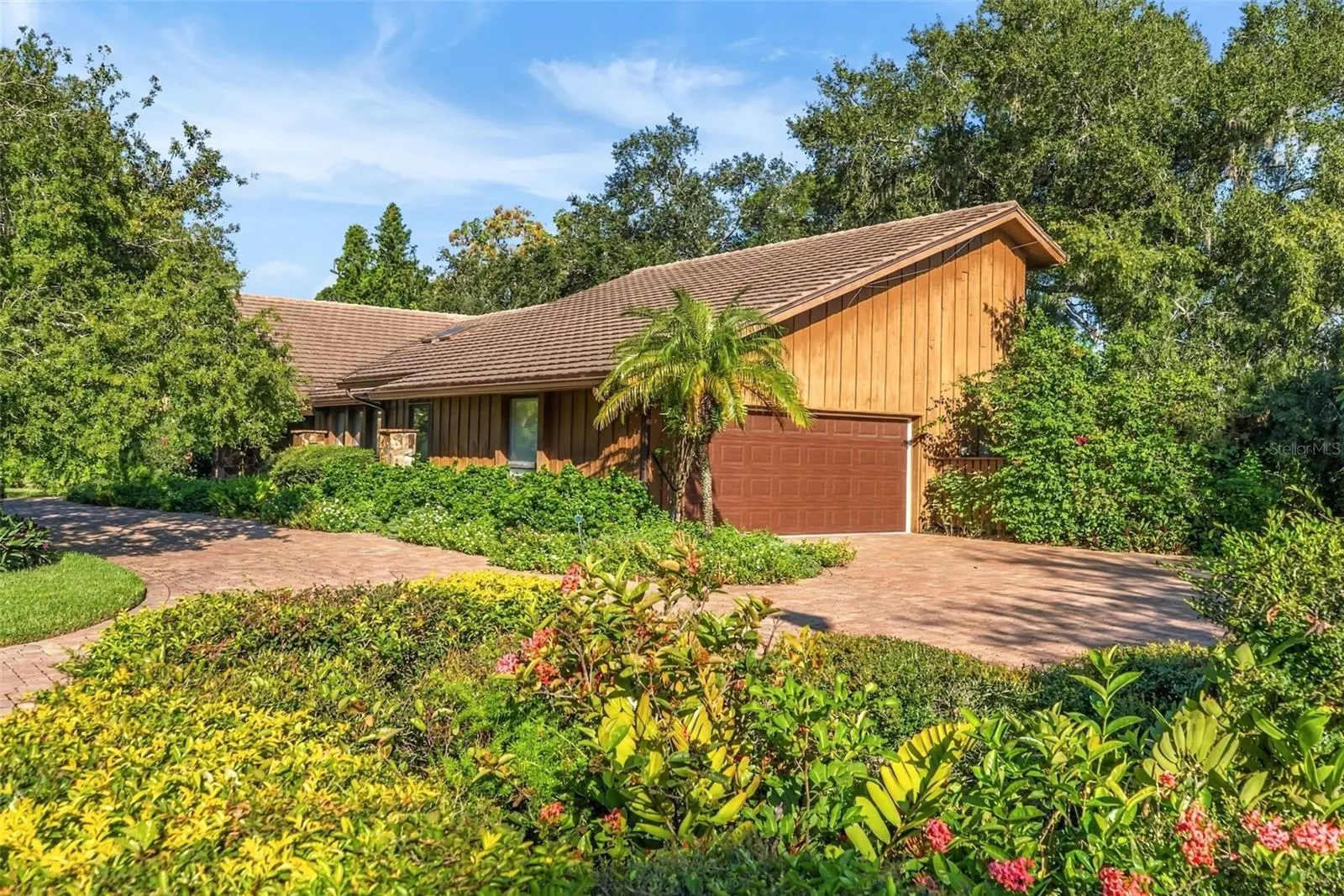 5122 KESTRAL PARK S