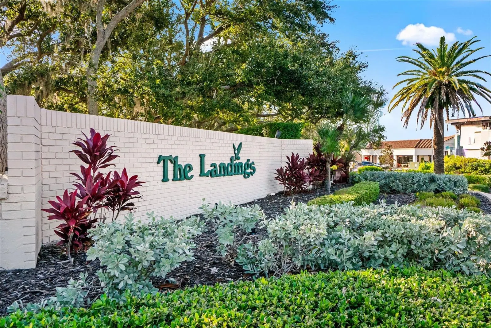 5122 KESTRAL PARK S