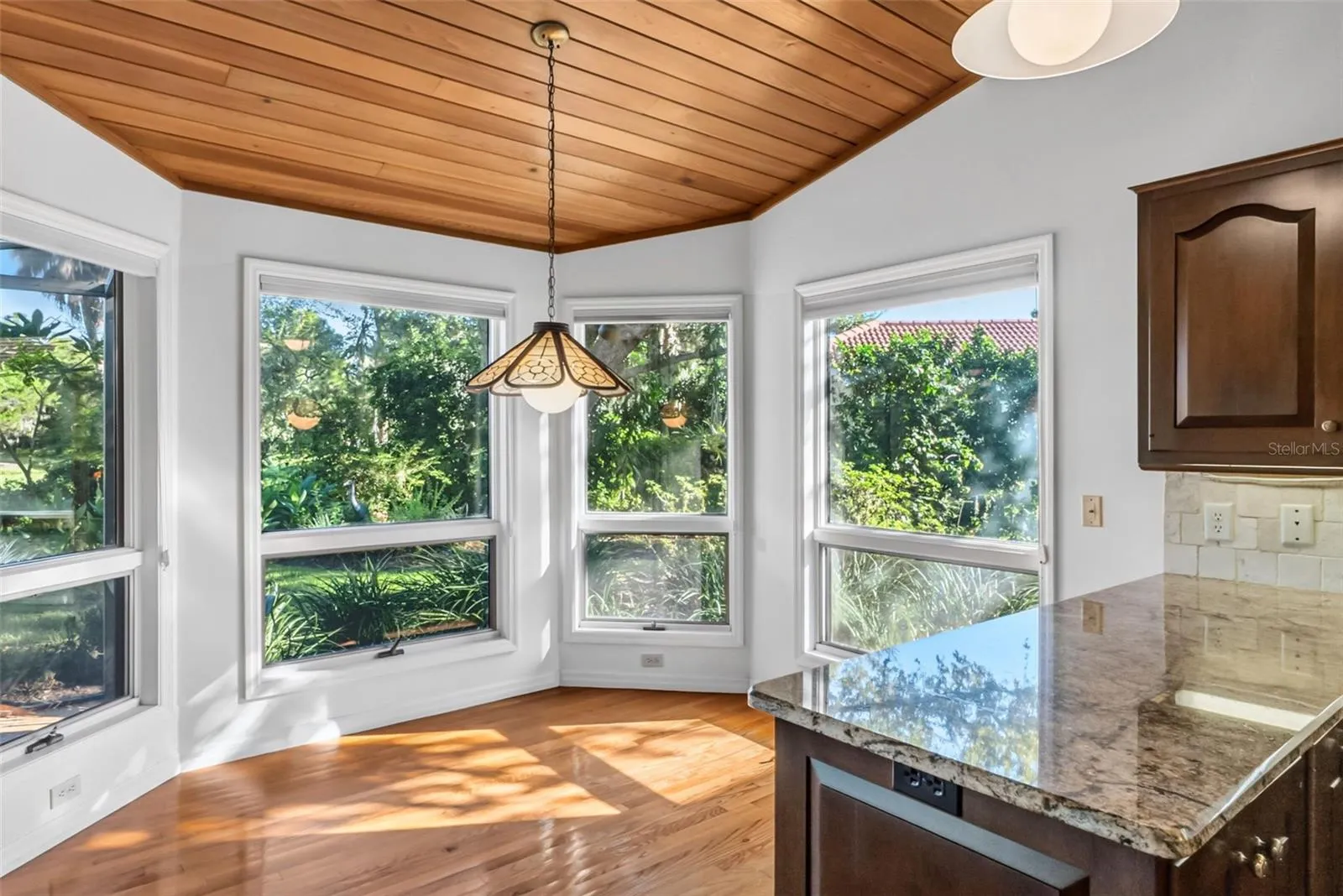 5122 KESTRAL PARK S