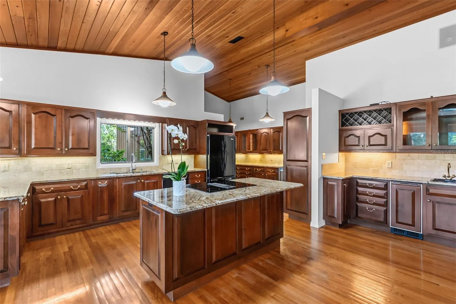 5122 KESTRAL PARK S