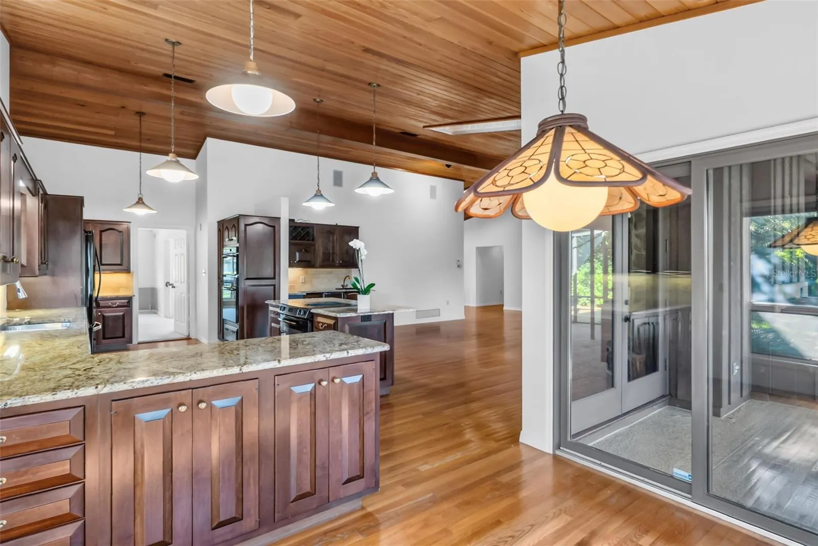 5122 KESTRAL PARK S