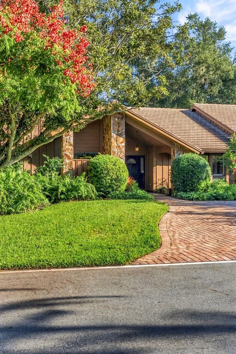 5122 KESTRAL PARK S