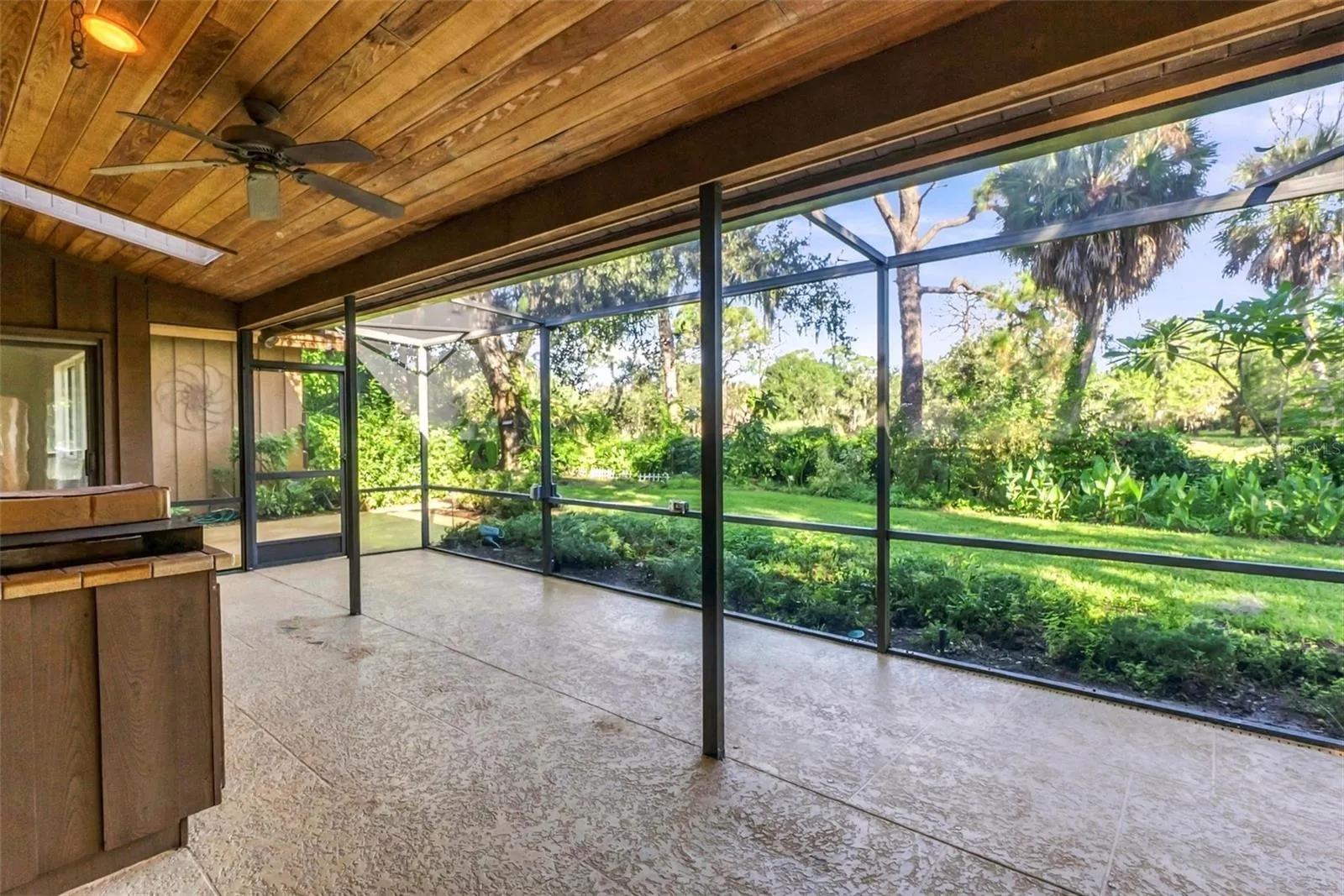 5122 KESTRAL PARK S