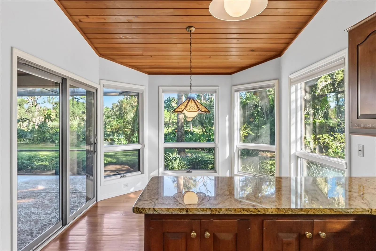 5122 KESTRAL PARK S