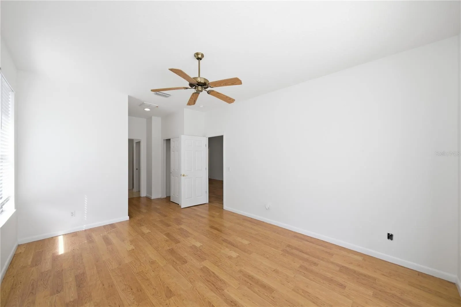 8013 STIRLING FALLS CIR