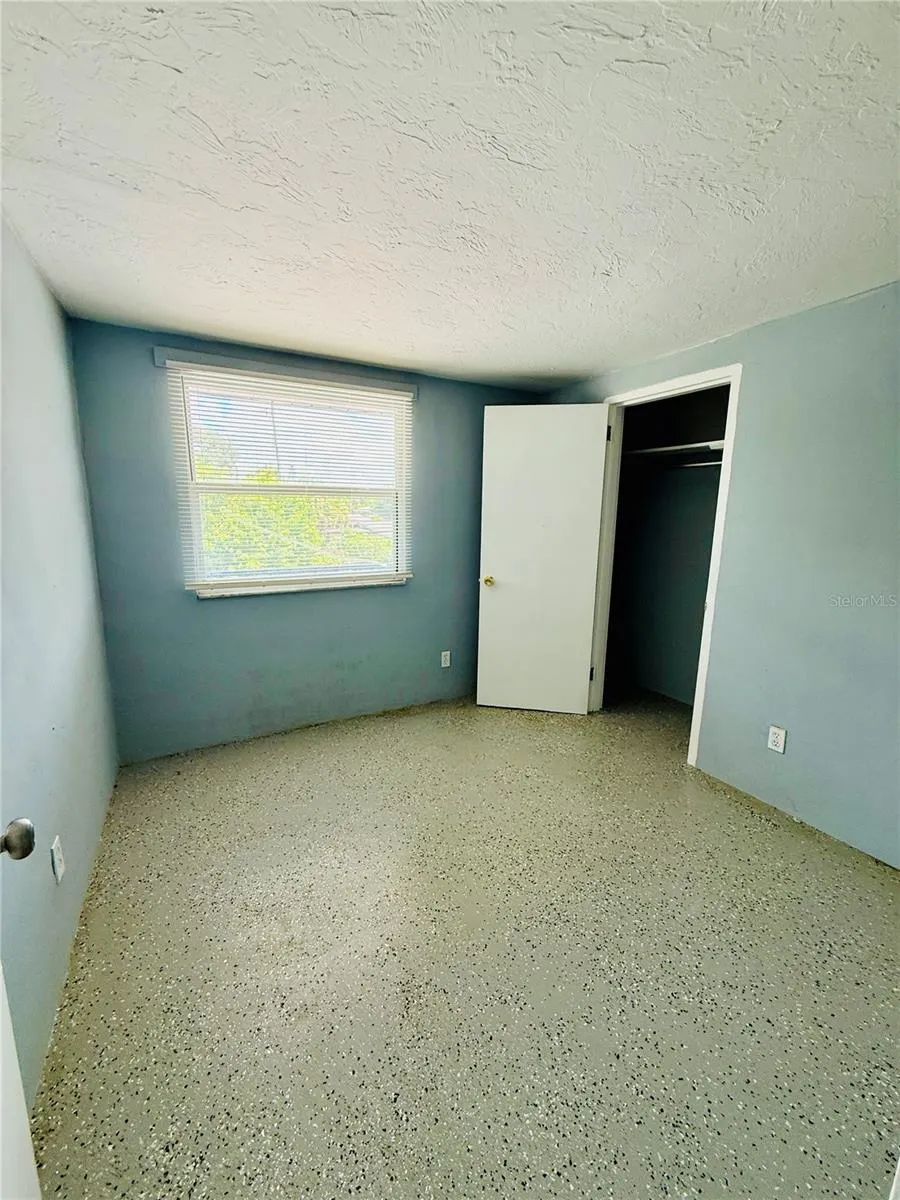 2700 PALMADELIA AVE