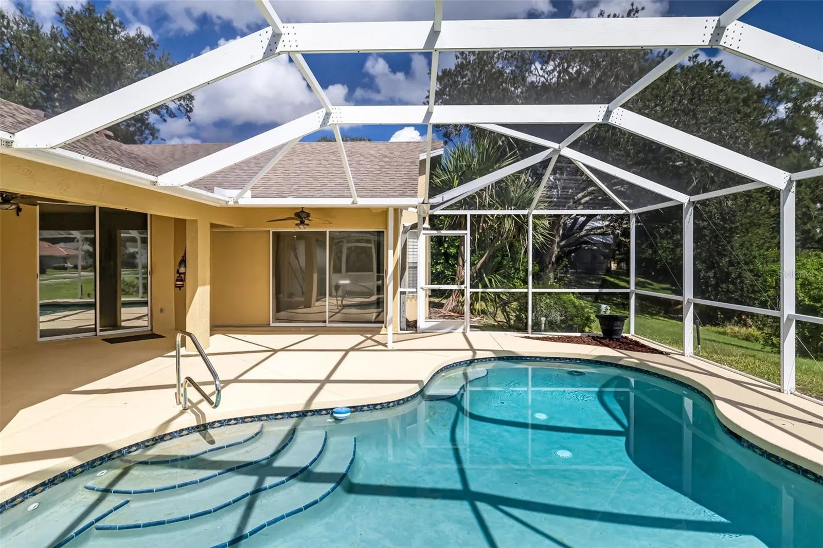 9678 KNIGHTSBRIDGE CIR