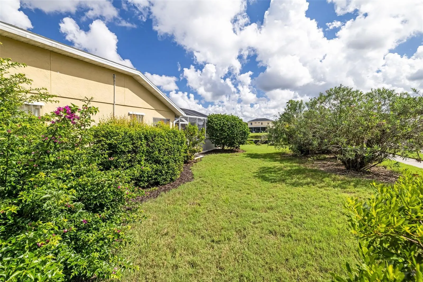 9678 KNIGHTSBRIDGE CIR