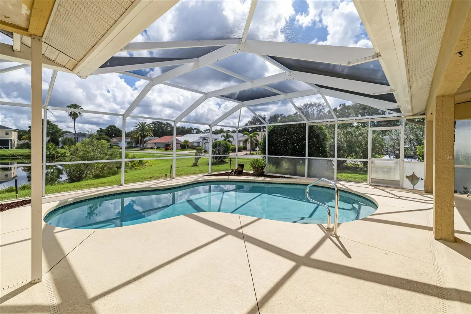 9678 KNIGHTSBRIDGE CIR
