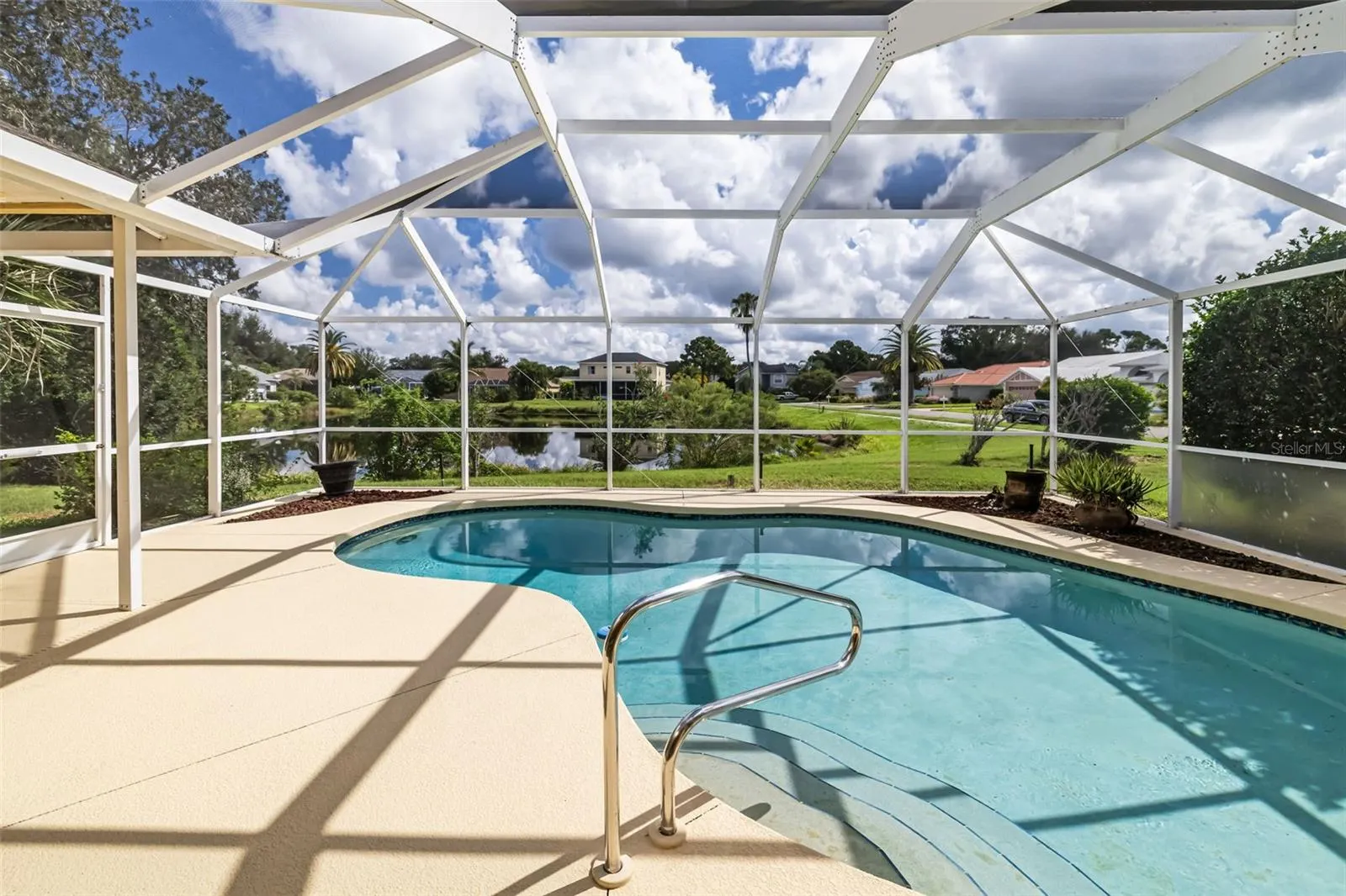 9678 KNIGHTSBRIDGE CIR