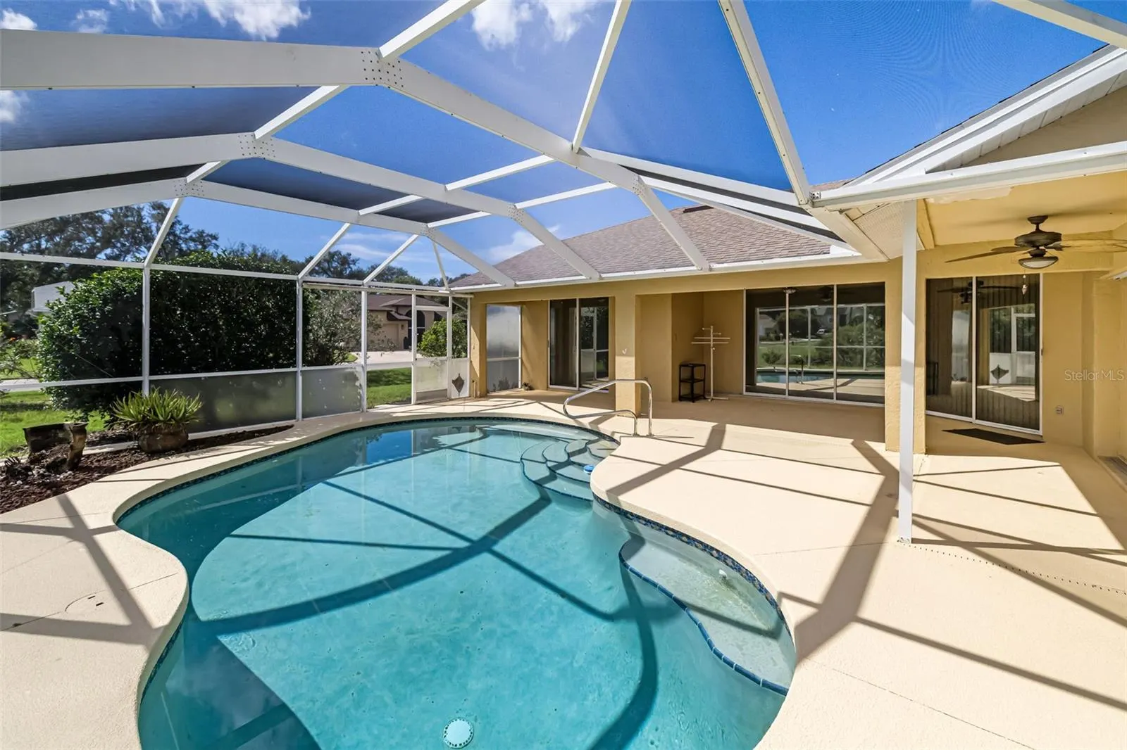 9678 KNIGHTSBRIDGE CIR