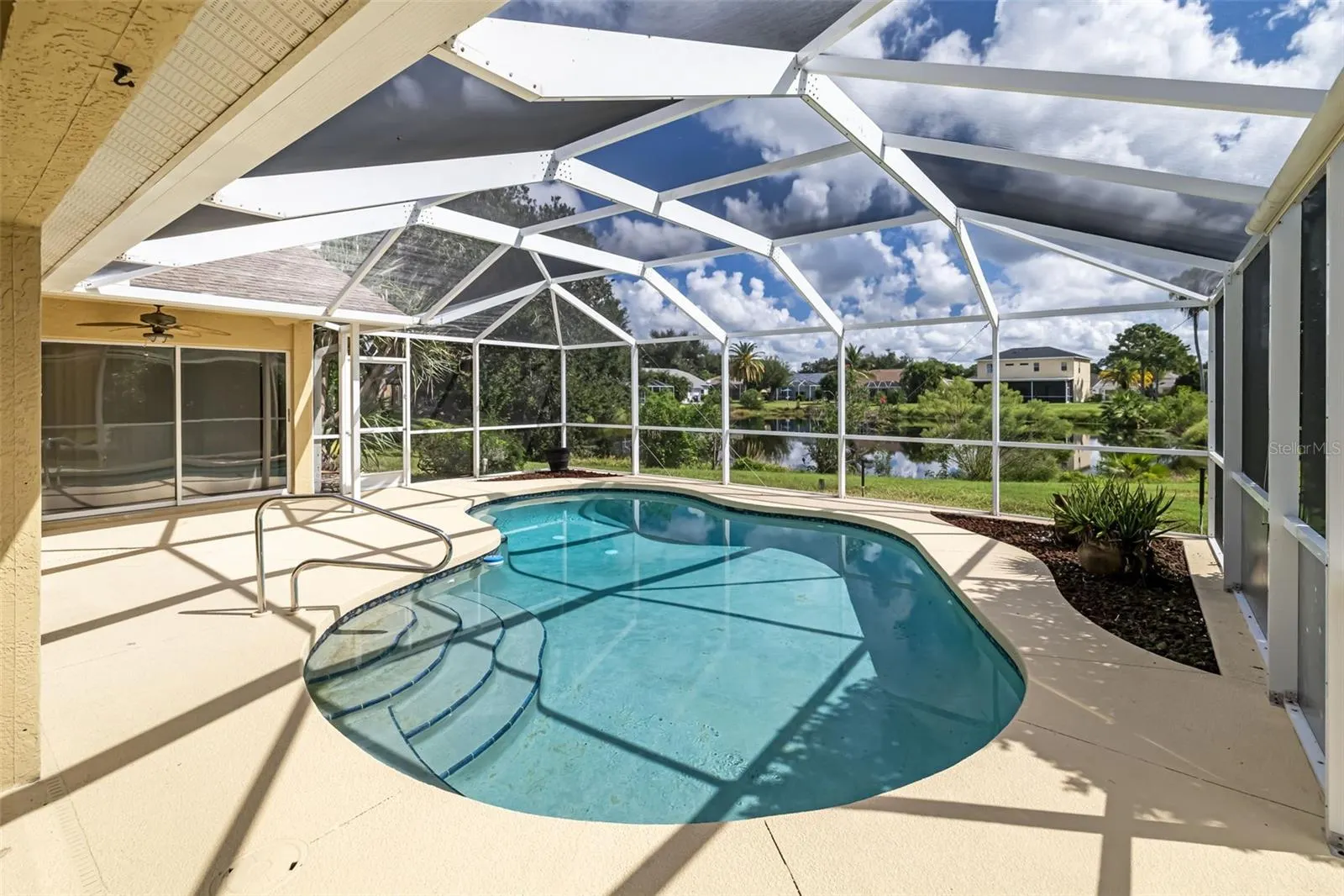 9678 KNIGHTSBRIDGE CIR