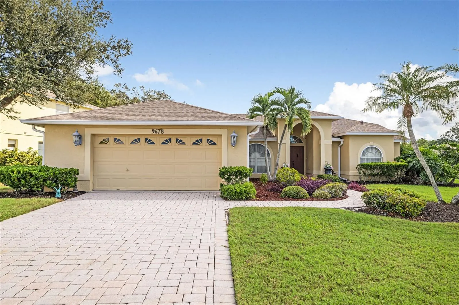 9678 KNIGHTSBRIDGE CIR