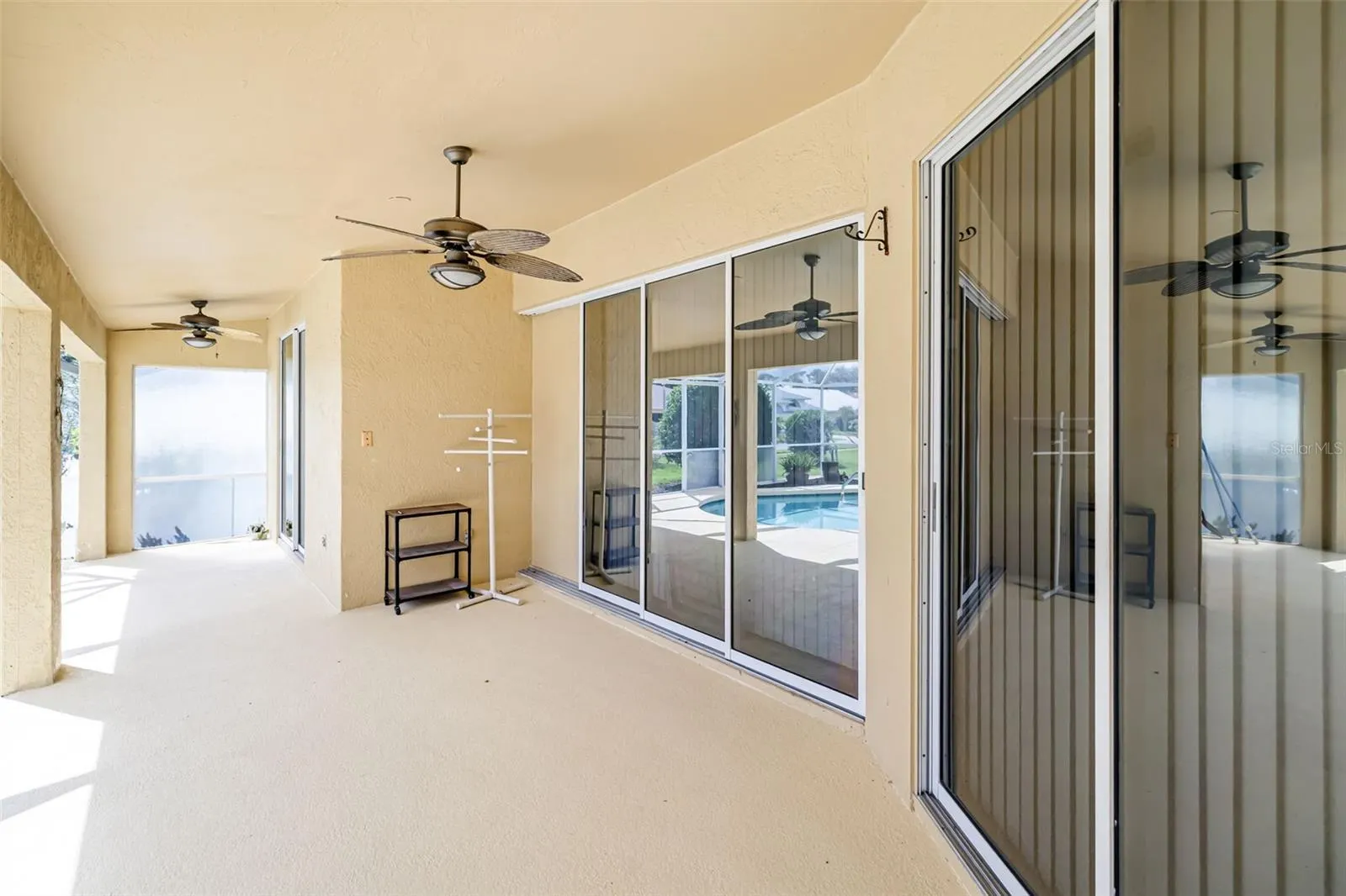 9678 KNIGHTSBRIDGE CIR