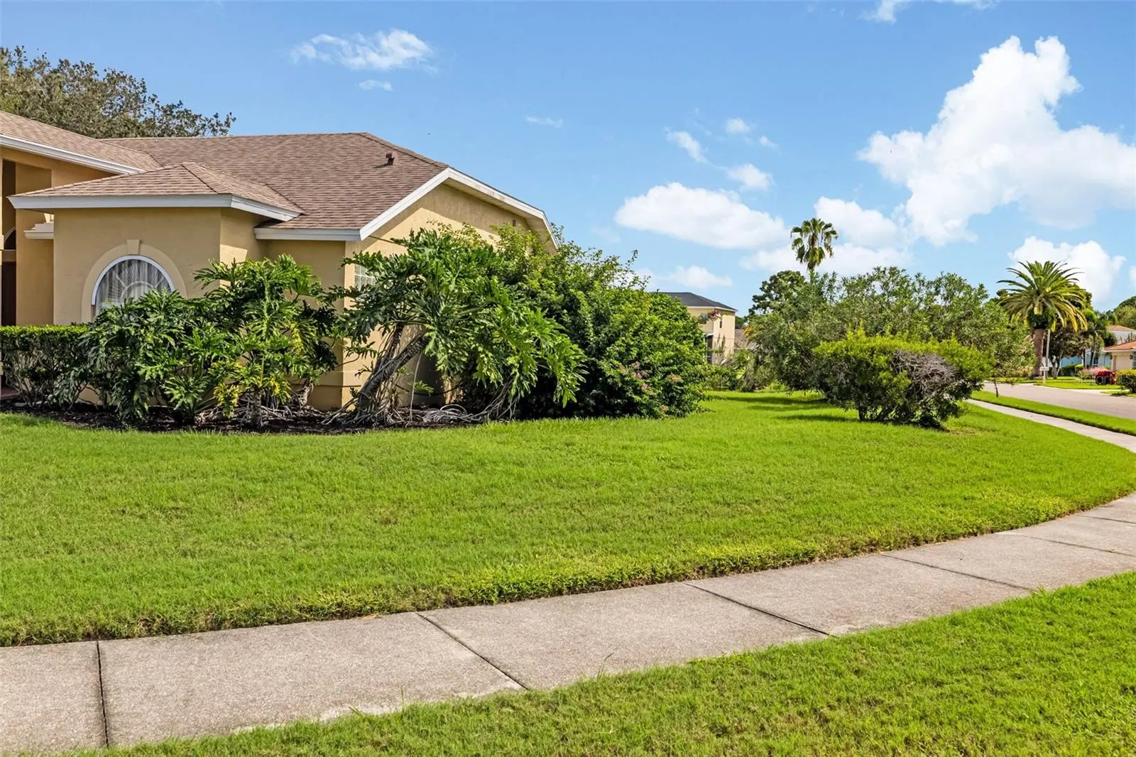 9678 KNIGHTSBRIDGE CIR