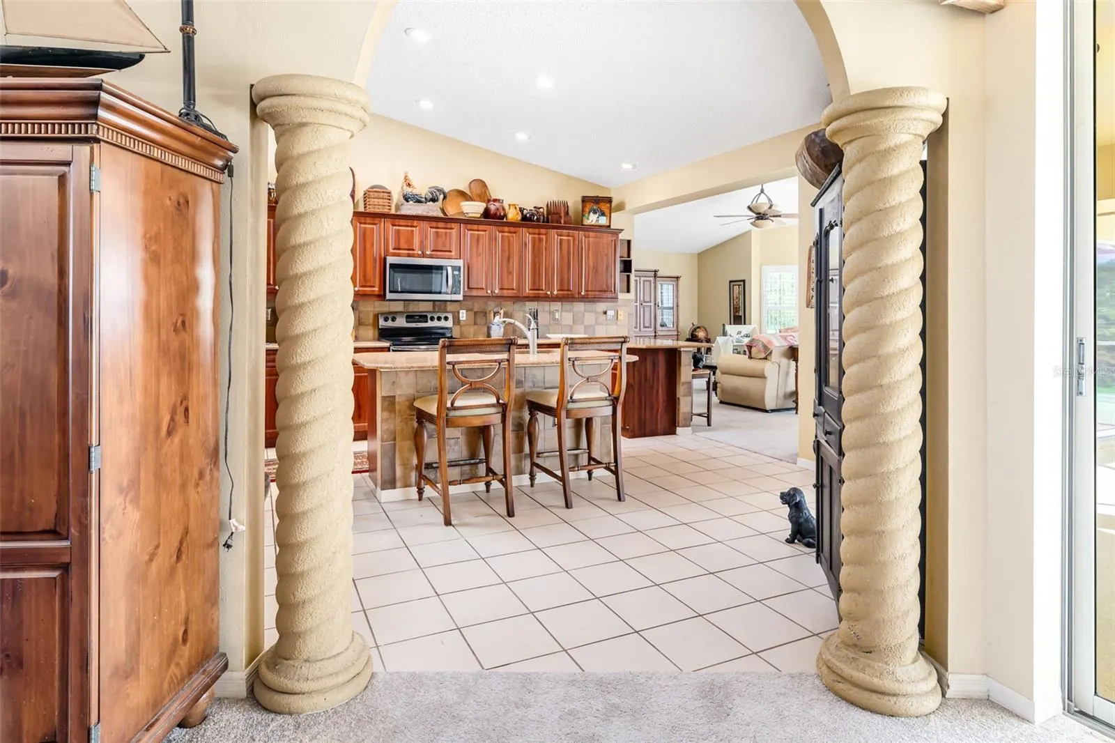 9678 KNIGHTSBRIDGE CIR