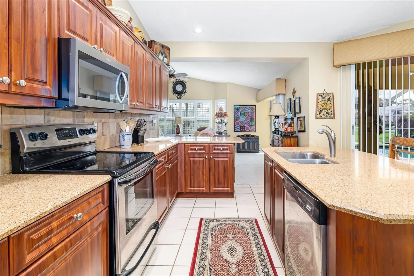 9678 KNIGHTSBRIDGE CIR