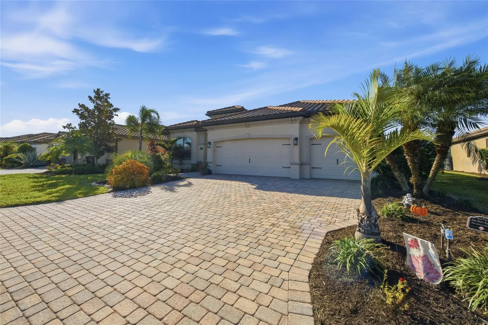 6726 ROOKERY LAKE DR