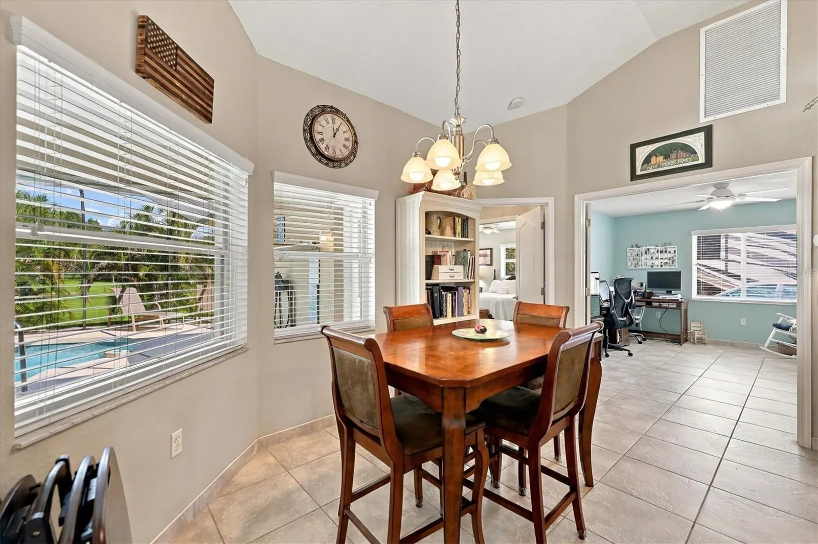 2805 NORWOOD LN