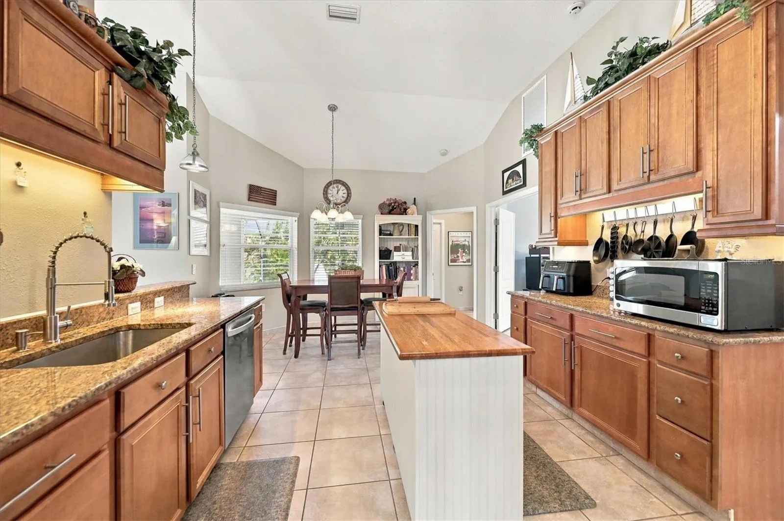 2805 NORWOOD LN