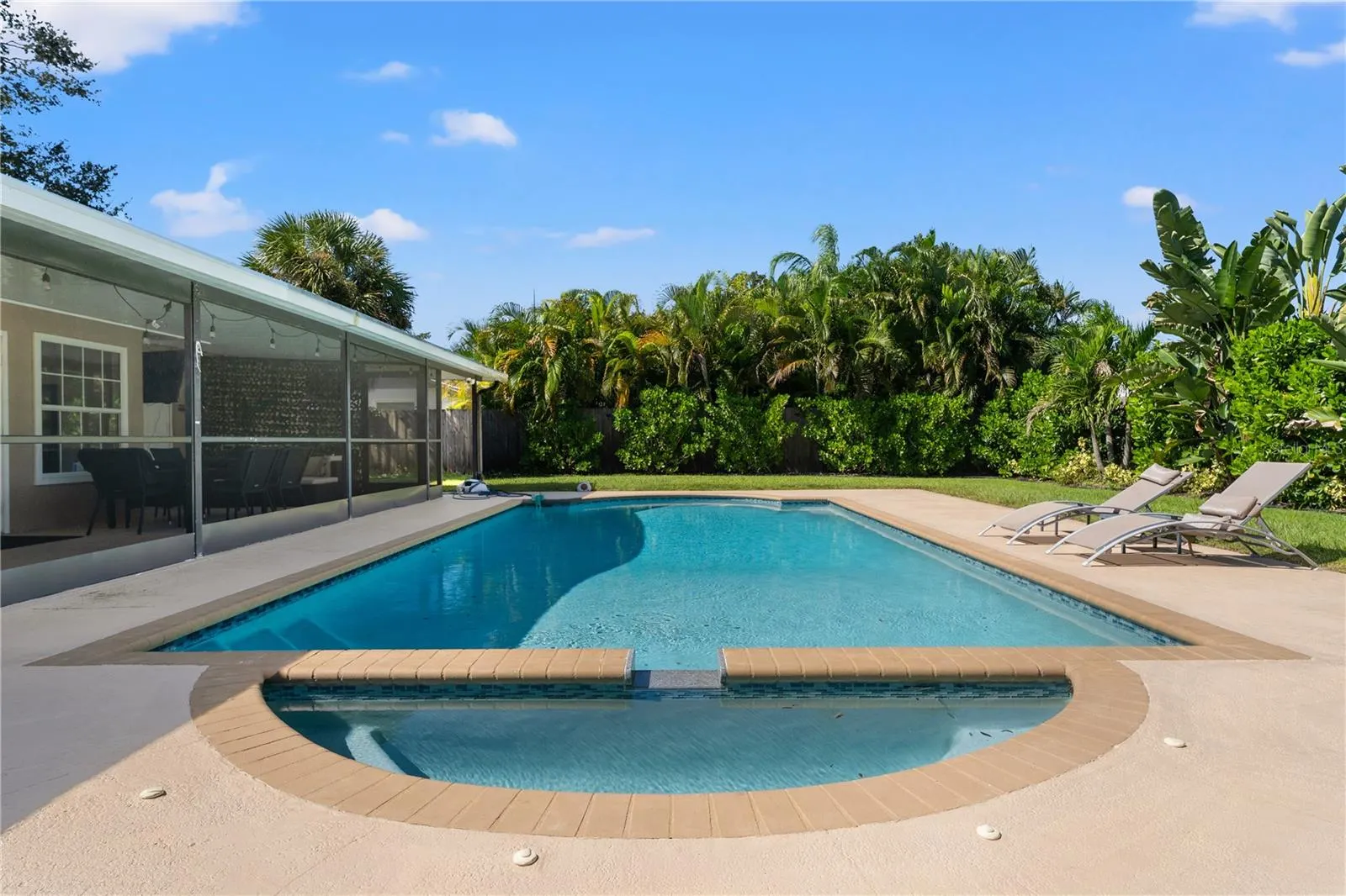 5363 FOXWOOD DR
